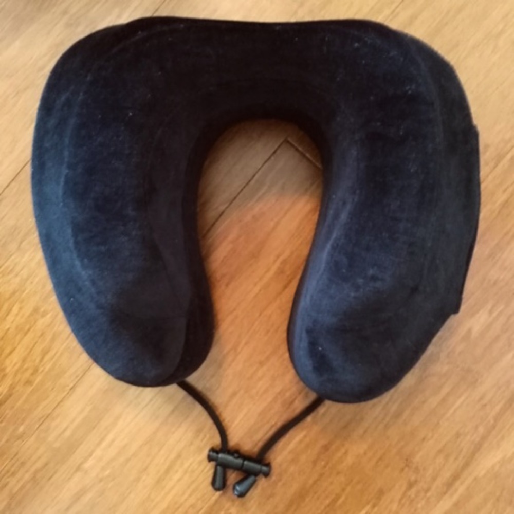 Travel memory foam neck pillow by Cabeau in black